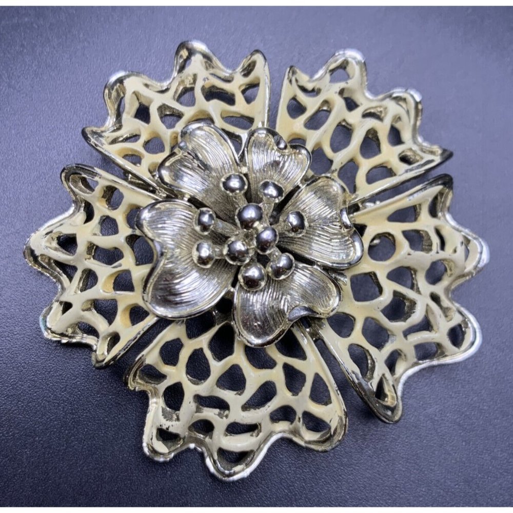 Flower Brooch Pin Cream Enamel Gold Tone Open Work Classic Vintage